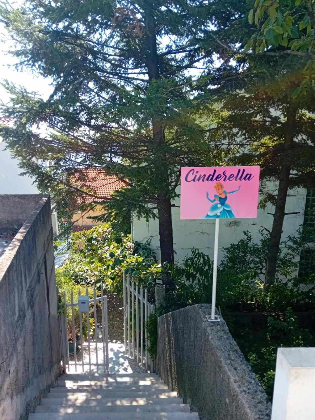 Guest House Cinderella 헤르섹 외부 사진